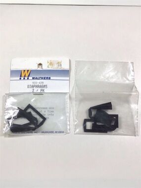 Walthers HO Scale Diaphragms Passenger Train Car Detail Parts Two 2Pks 933-429